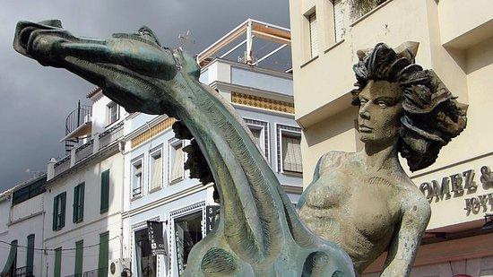 Estatua "La Bella Del Mar"